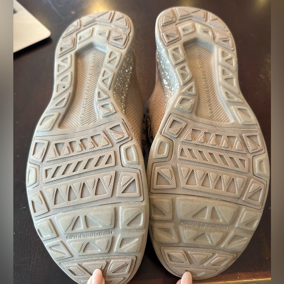 APL Techloom Breeze Women’s sneaker is almond speckle - Picture 2 of 14